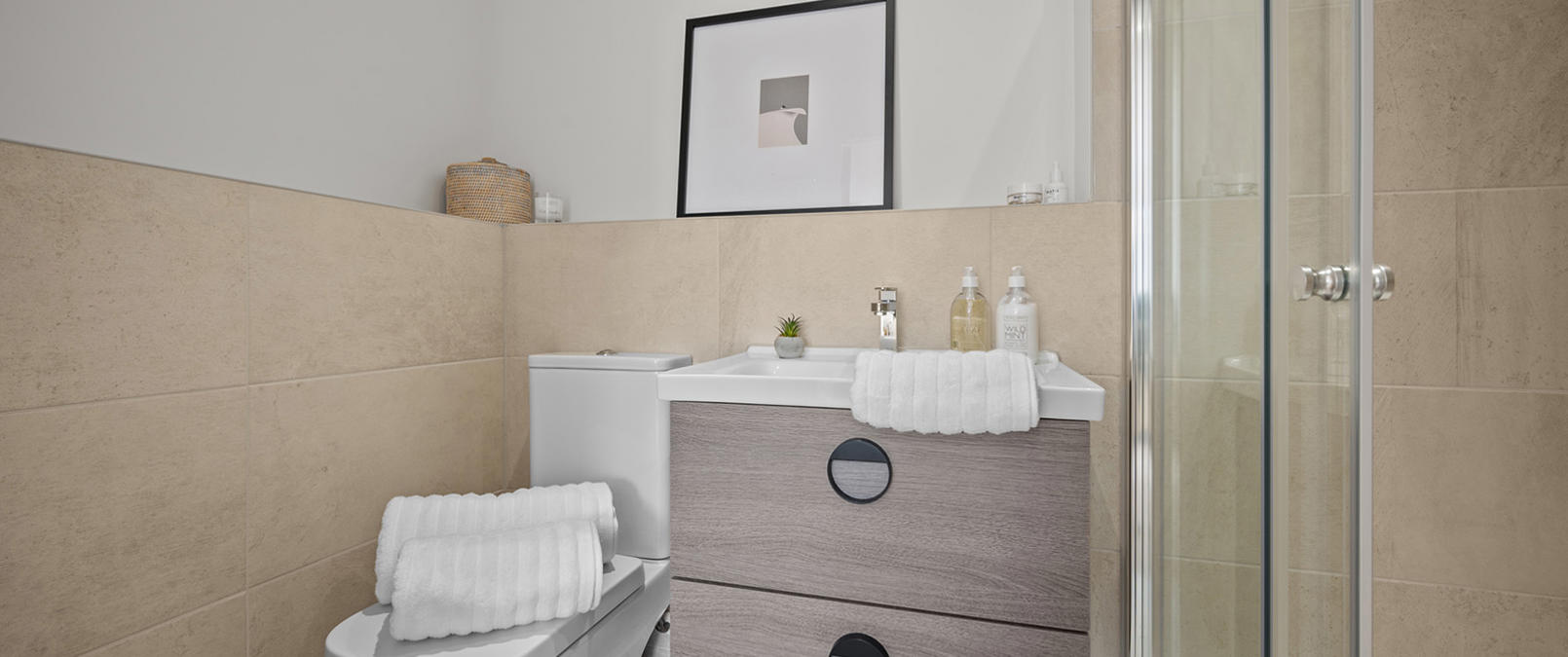 Pelham Waterside Show Home Ensuite